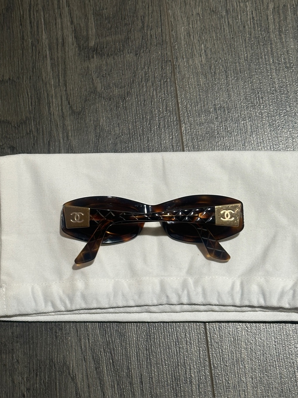 CHANEL Vintage 5014 Tortoiseshell Rectangular Sunglasses